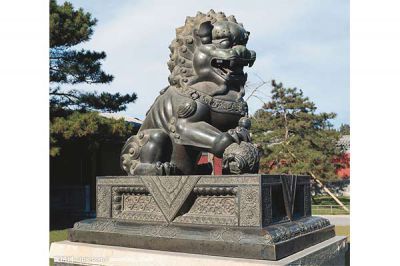 獅子雕塑-公園景區(qū)戶外大型仿真動物青石石雕獅子雕塑