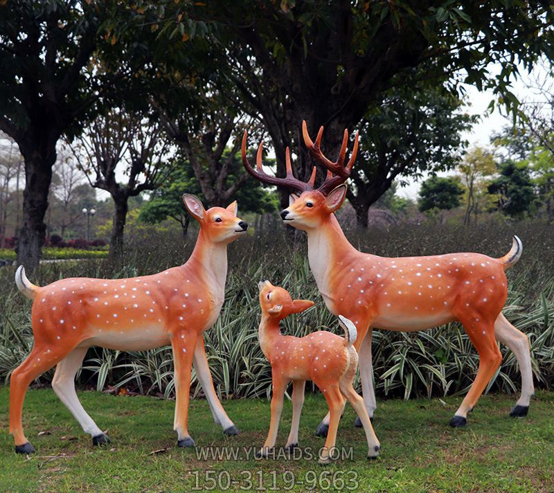 公園景區(qū)玻璃鋼彩繪三只梅花鹿雕塑