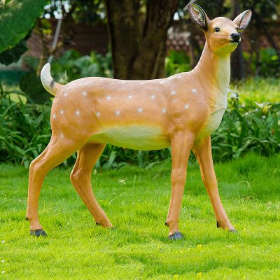 草坪樹脂彩繪園林景觀動物梅花鹿雕塑