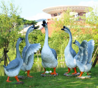 養(yǎng)殖場玻璃鋼仿真，彩繪天鵝雕塑