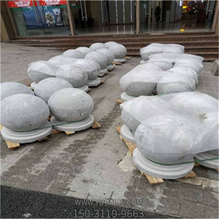 花崗巖芝麻白廣場道路交通擋車擋路阻車圓球、景觀石雕塑